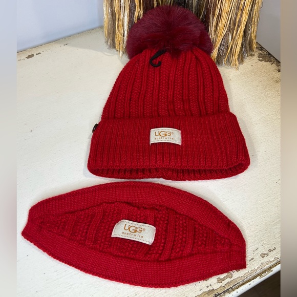 RED - UGG KNITTED HAT WITH MASK - Picture 3 of 5